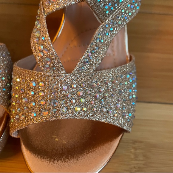 Bella Marie sparkle gold wedges new sz 8 - Picture 2 of 7